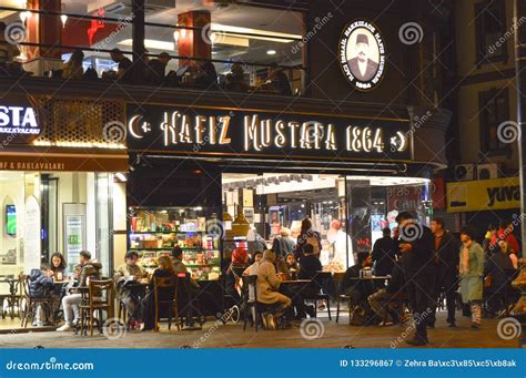 Hafiz’in İstanbul Konseri: Müzikle Dolu Bir Akşam ve Hayranların Coşkusu!