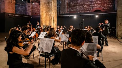 Tubi Khan'ın İstanbul Konserinde Müziğin ve Şaheserlerin Buluşması!